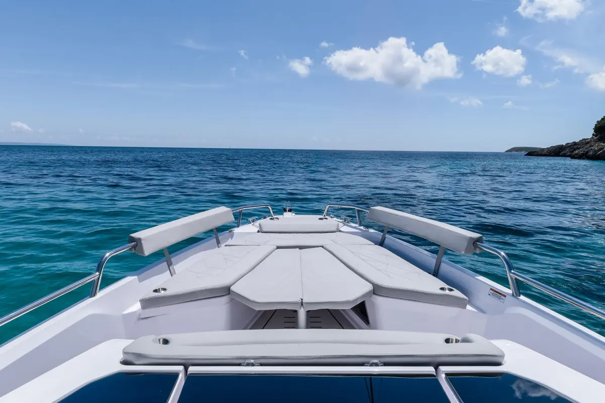 Axopar 28, esterno — Sardinia Yacht Hire, Sardegna. Uscite veloci tra le baie della Costa Smeralda