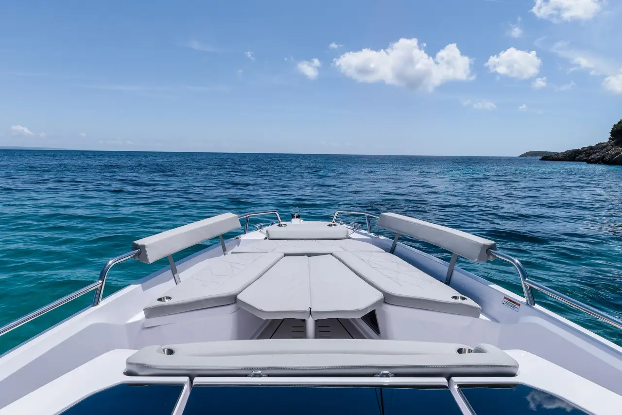Axopar 28, esterno — Sardinia Yacht Hire, Sardegna. Uscite veloci tra le baie della Costa Smeralda