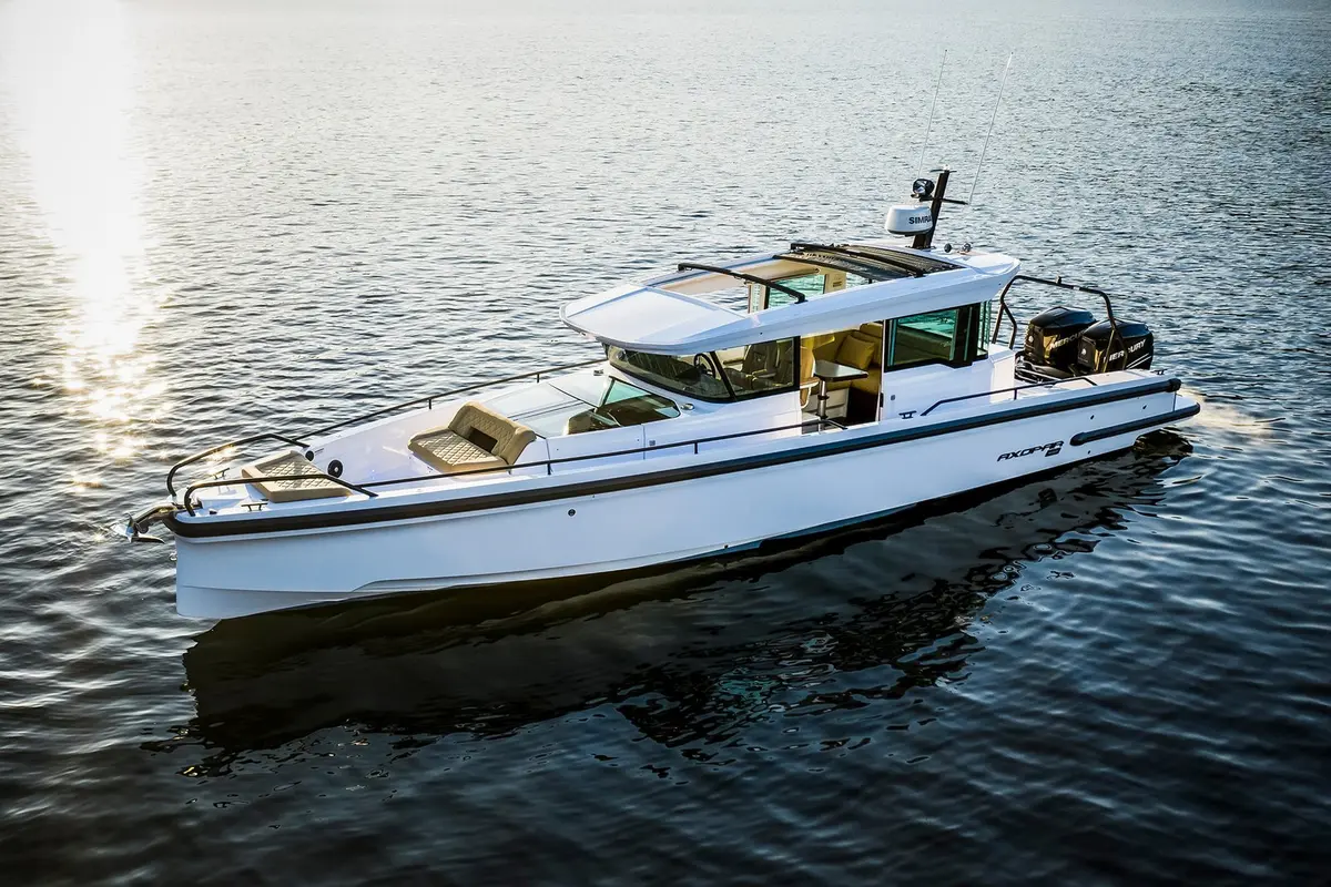 Axopar 37, salon — Sardinia Yacht Hire, Sardinia. Fast, open-deck day trips to Maddalena's coves
