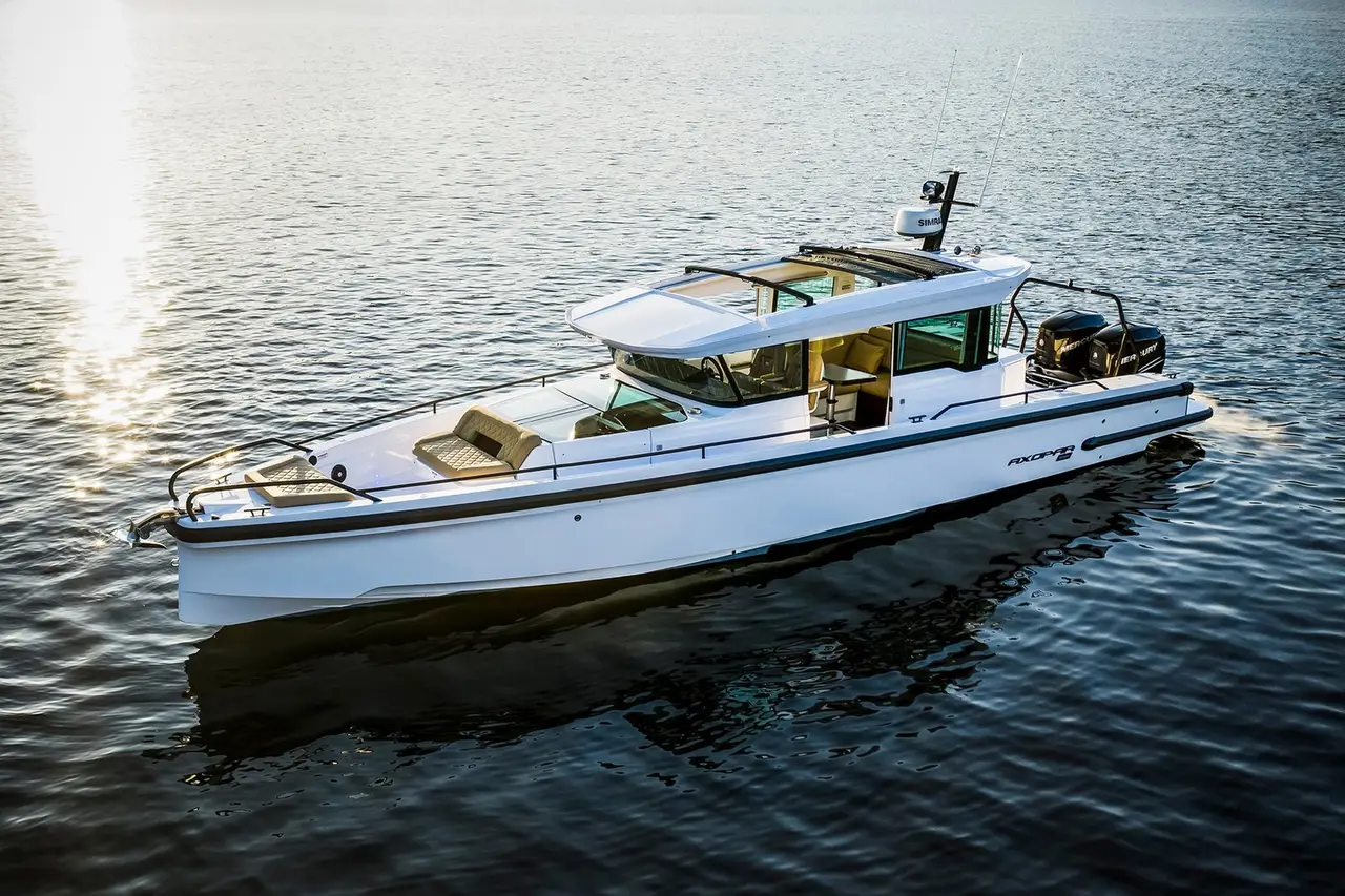 Axopar 37, salon — Sardinia Yacht Hire, Sardinia. Fast, open-deck day trips to Maddalena's coves