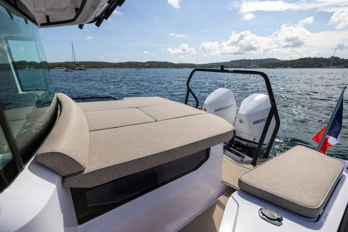 Axopar 37, flybridge — Sardinia Yacht Hire, Sardinia. Fast, open-deck day trips to Maddalena's coves