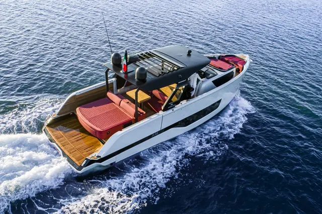 Cranchi A46 — Sardinia Yacht Hire, Cerdeña