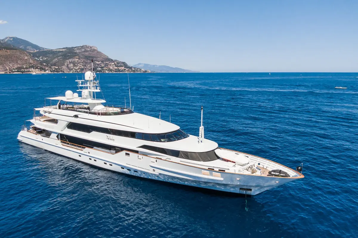 Cranchi A46, cabina principale — Sardinia Yacht Hire, Sardegna. Coperta libera, rotta veloce verso la Maddalena