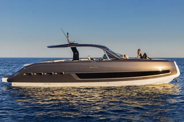 Invictus 460 — Sardinia Yacht Hire, Cerdeña