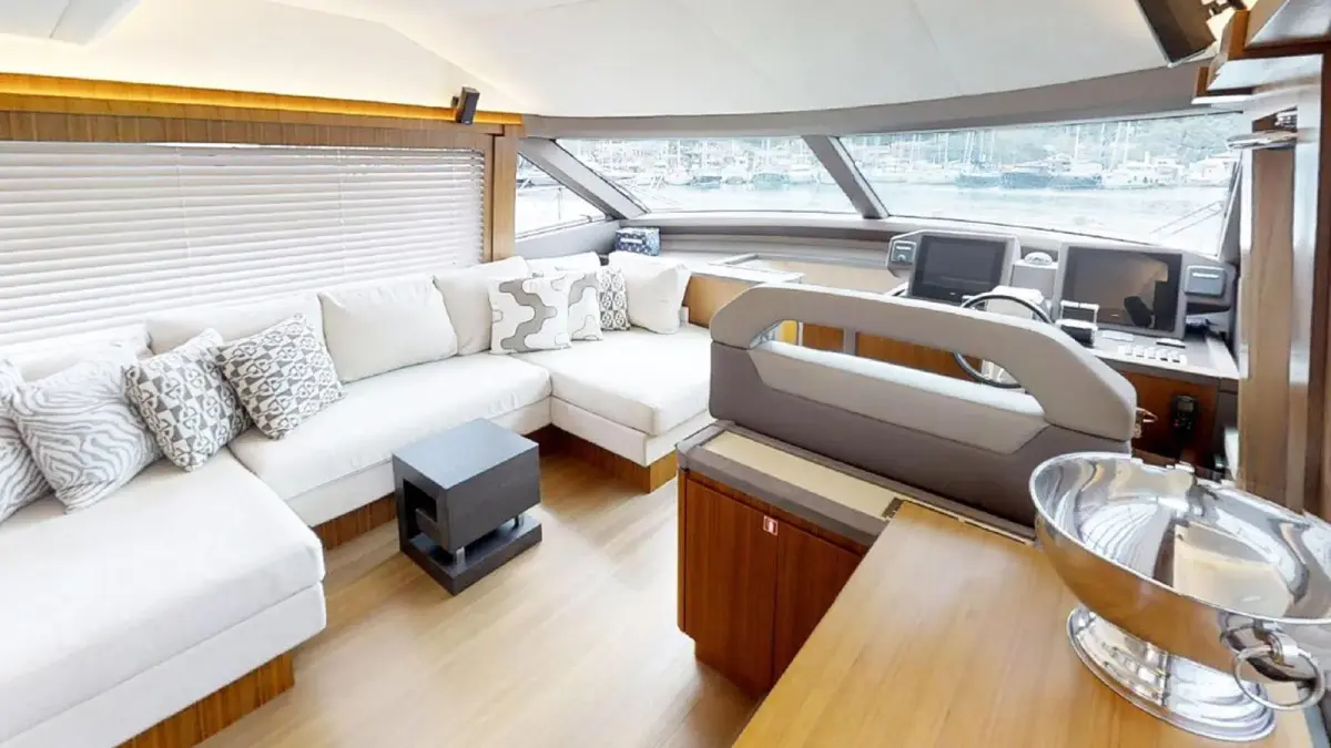 MCY66, esterno — Sardinia Yacht Hire, Sardegna. Venti metri, tre cabine, rotte multigiorno in Sardegna