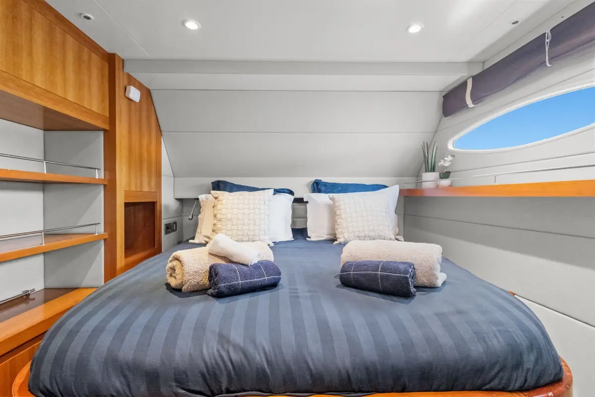Moby-Dick, esterno — Sardinia Yacht Hire, Sardegna. Catamarano stabile per rotte multigiorno tra le isole