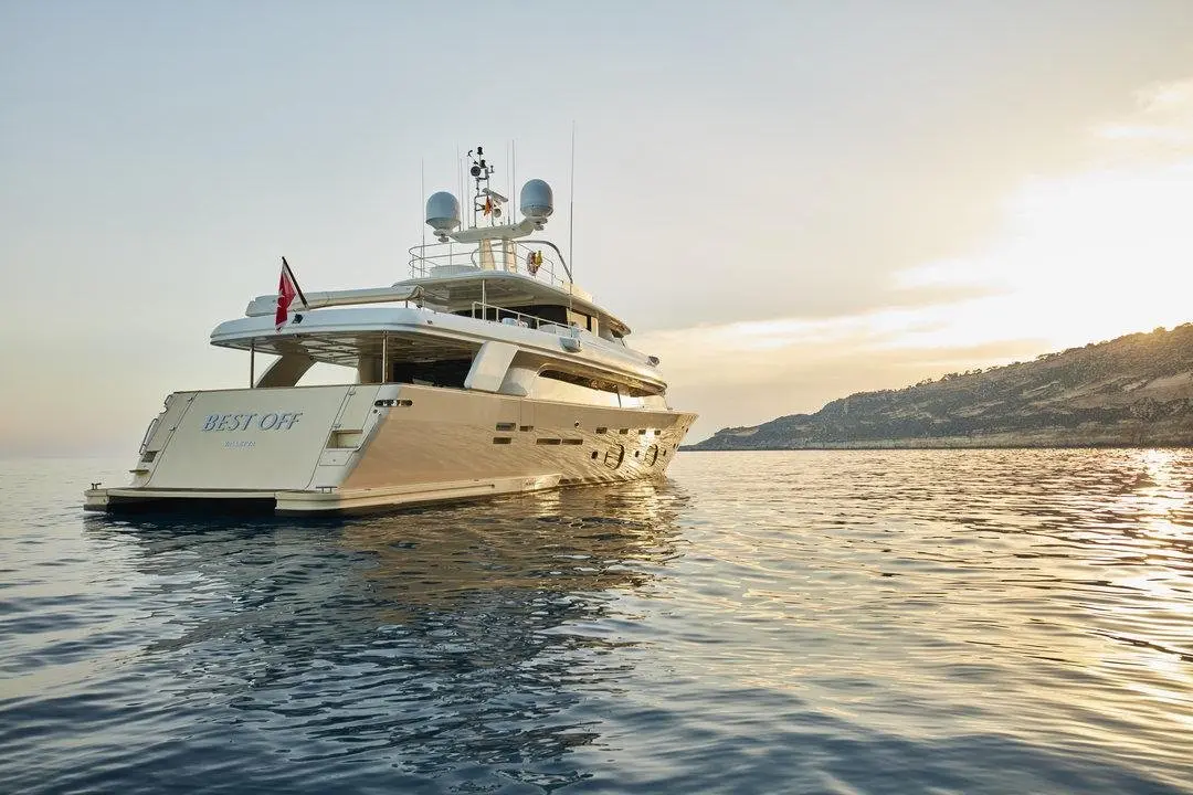 Navetta 33, exterior — Sardinia Yacht Hire, Cerdeña. Cinco camarotes para cruceros de varios días por Cerdeña