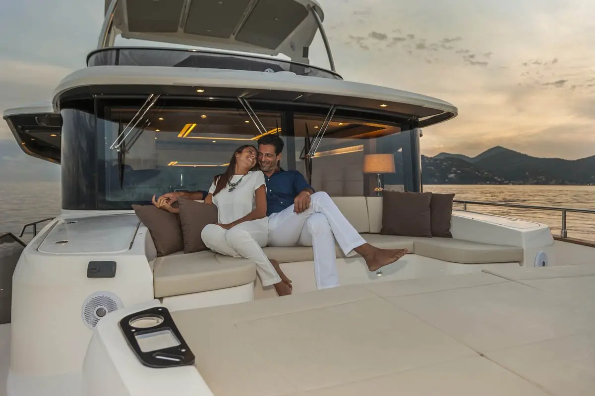 Navetta 58, Hauptkabine — Sardinia Yacht Hire, Sardinien. Ruhiger Rumpf für mehrtägige Fahrten durch die Maddalena-Inseln
