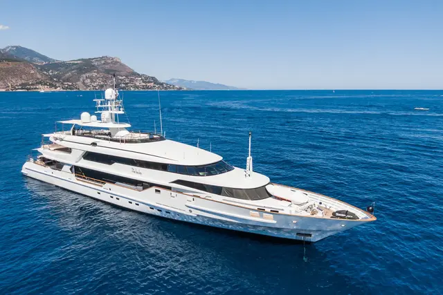The Wellesley — Sardinia Yacht Hire, Cerdeña