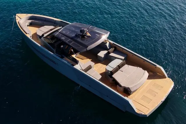 Okean 55 — Sardinia Yacht Hire, Cerdeña