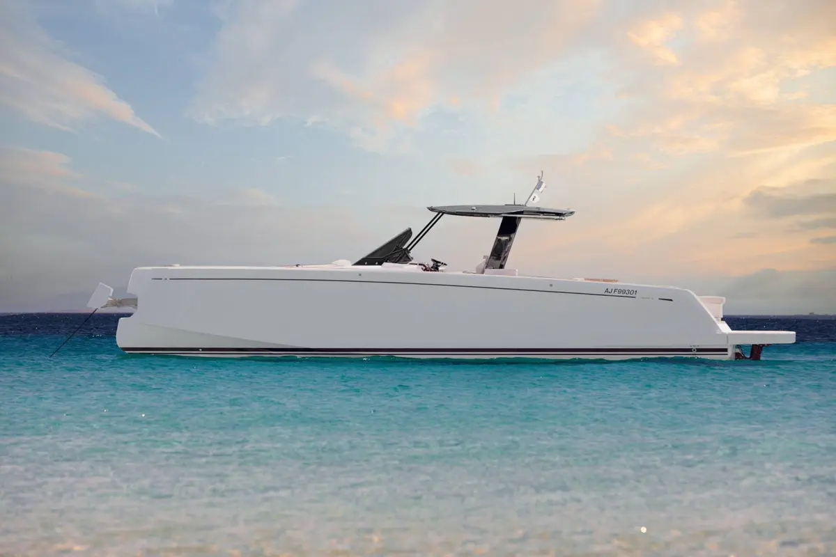 Pardo 43 — Sardinia Yacht Hire, Sardinia. Fast, open-deck runs to the Maddalena coves