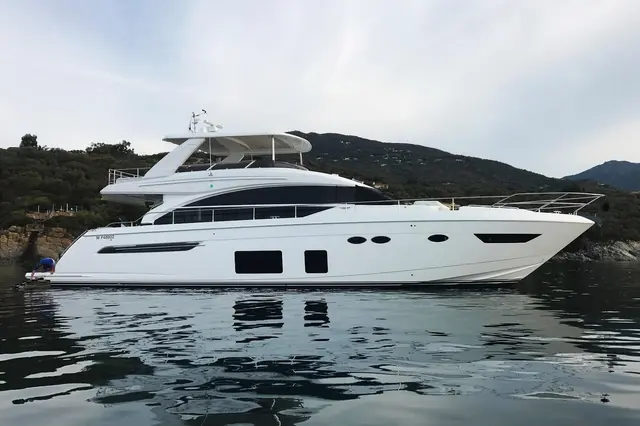 Princess 68 Fly — Sardinia Yacht Hire, Sardegna