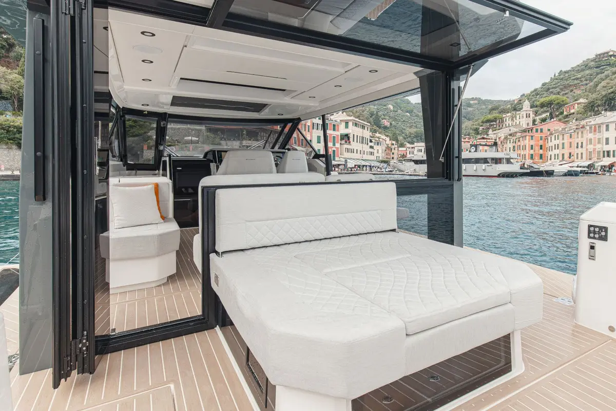 Saxdor 400 GTO, Hauptkabine — Sardinia Yacht Hire, Sardinien. Schnelle Buchten-Tour durch die Maddalena-Inseln