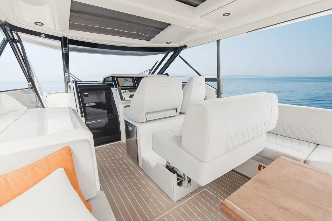 Saxdor 400 GTO, Außenansicht — Sardinia Yacht Hire, Sardinien. Schnelle Buchten-Tour durch die Maddalena-Inseln