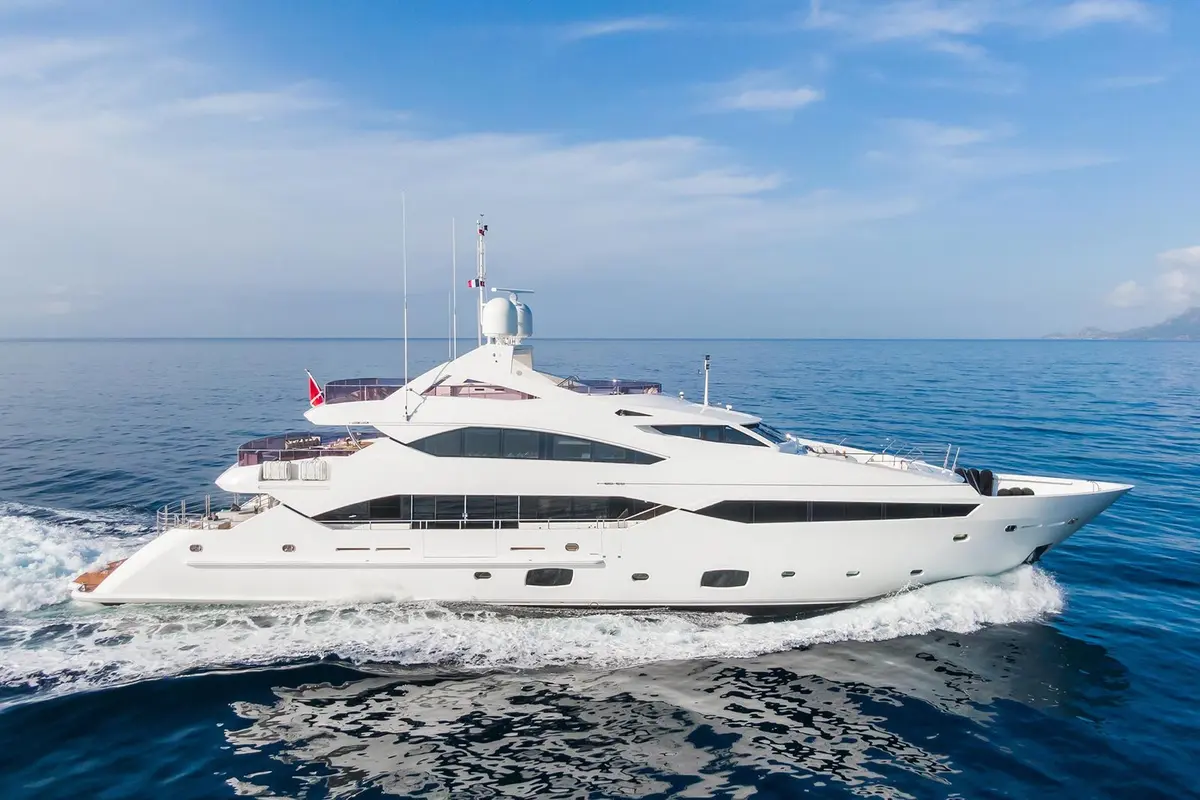 Thumper — Sardinia Yacht Hire, Cerdeña. Cinco camarotes y ritmo pausado por la Costa Smeralda