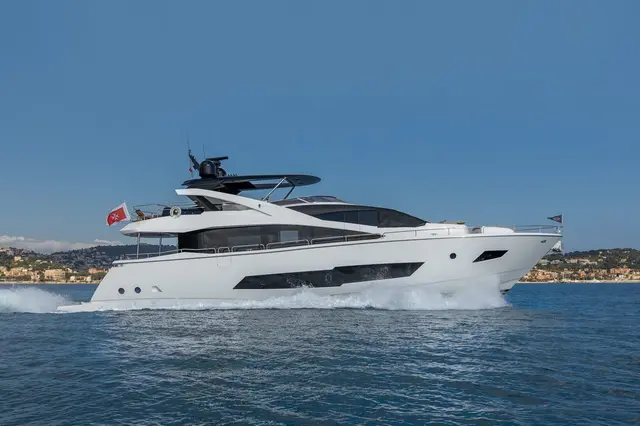 Sunseeker 86 — Sardinia Yacht Hire, Cerdeña