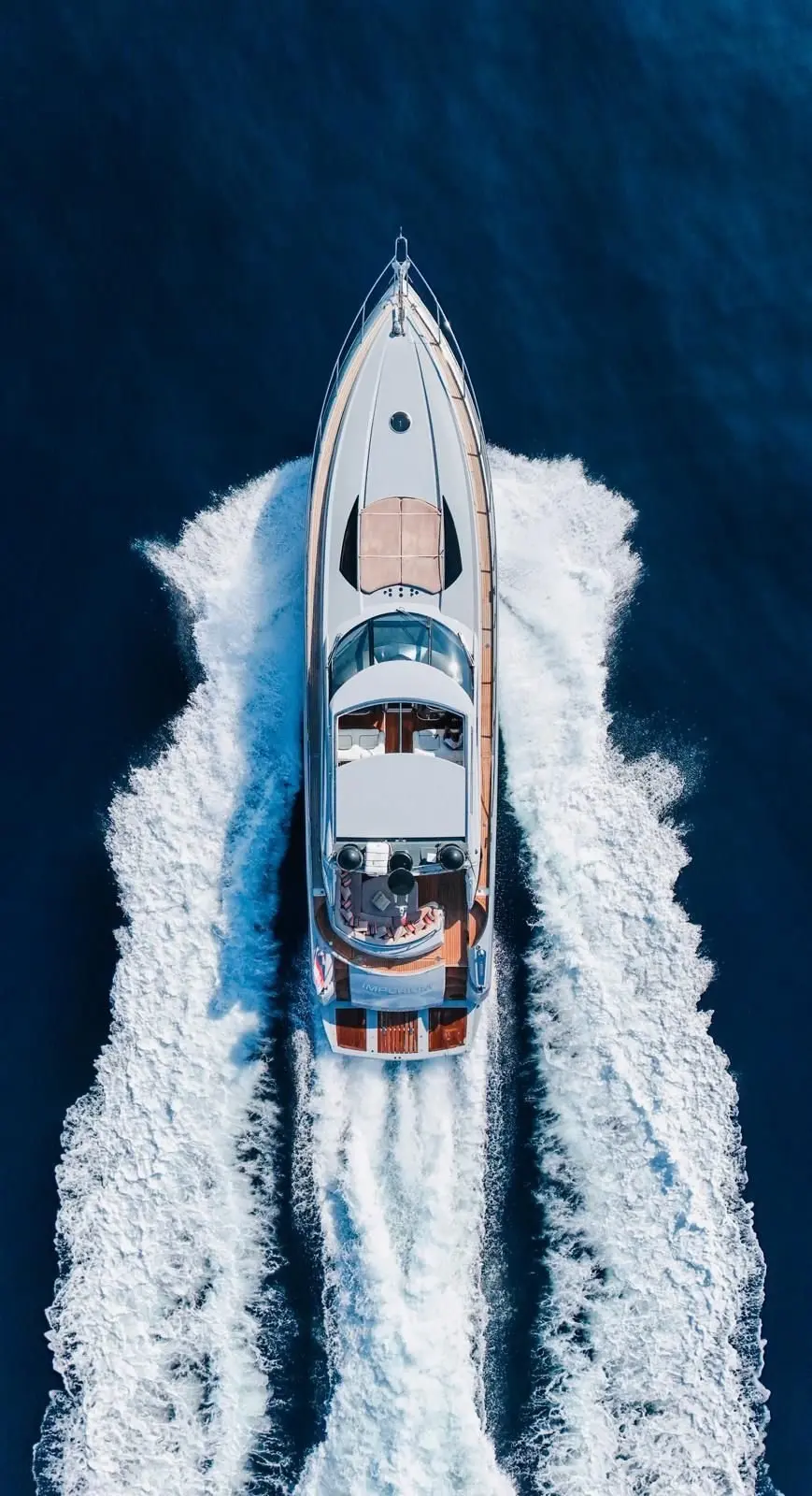 Sunseeker Predator 68, exterior — Sardinia Yacht Hire, Cerdeña. Velocidad ágil para explorar La Maddalena en un día