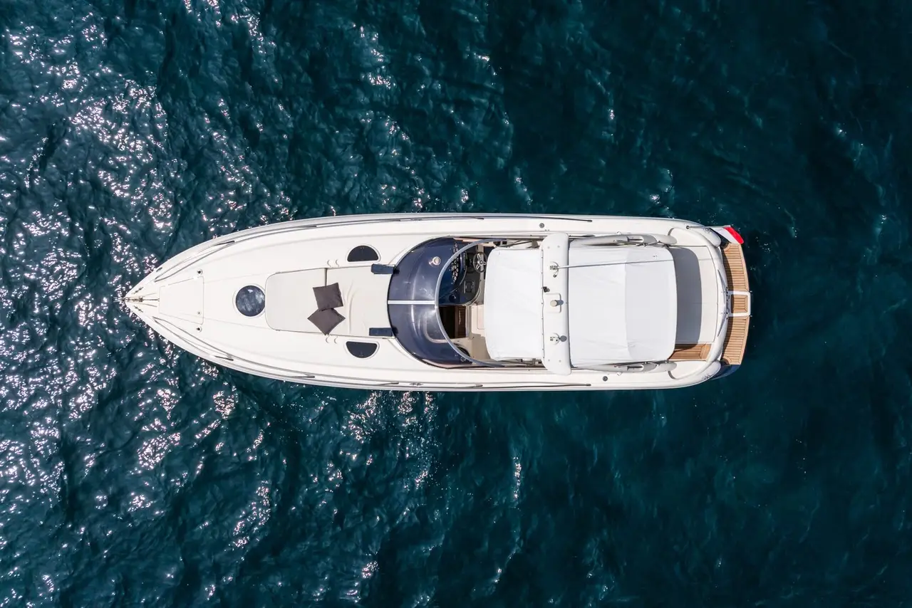 Superhawk 34, esterno — Sardinia Yacht Hire, Sardegna. Uscite veloci in Maddalena per piccoli gruppi