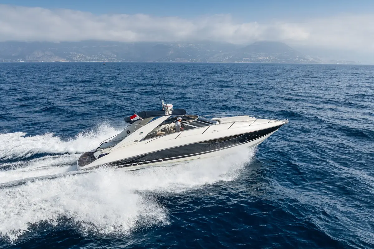 Superhawk 34, exterior — Sardinia Yacht Hire, Cerdeña. Velocidad ágil para un día entre calas