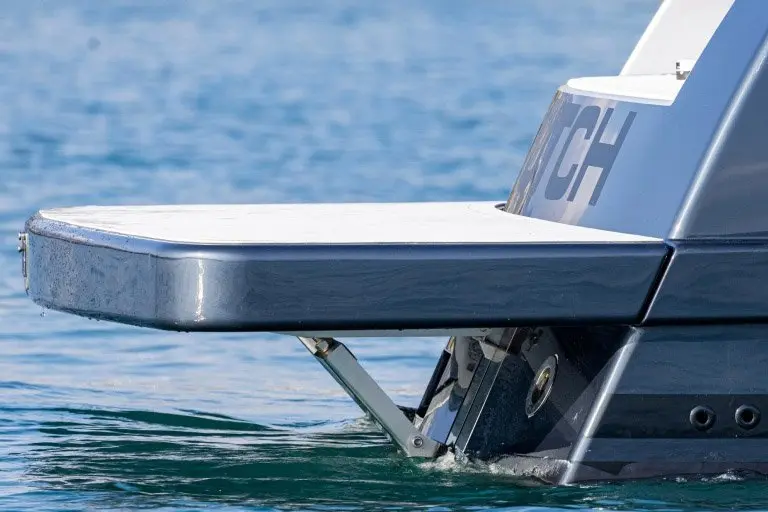 Vandutch 48, exterior — Sardinia Yacht Hire, Cerdeña. Líneas deportivas y velocidad para explorar la Maddalena