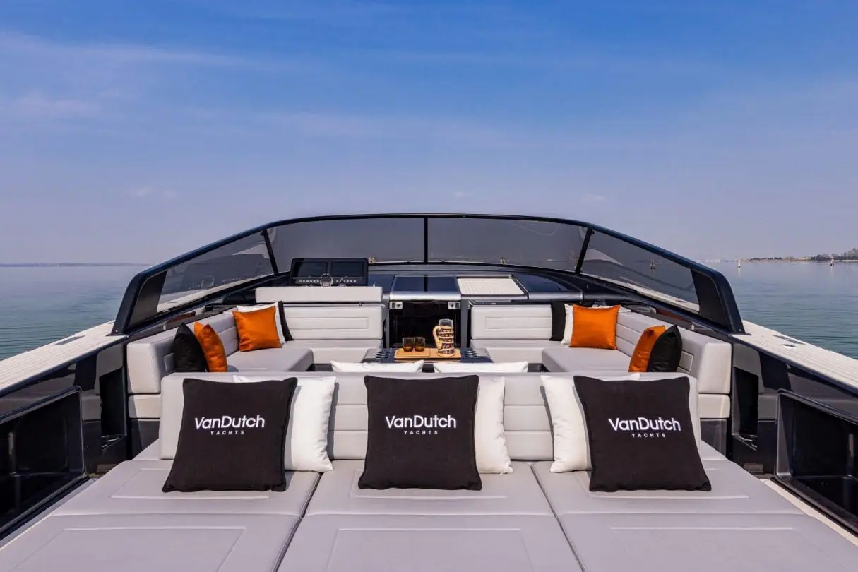Vandutch 55, exterior — Sardinia Yacht Hire, Cerdeña. Líneas deportivas para un día en la Costa Smeralda