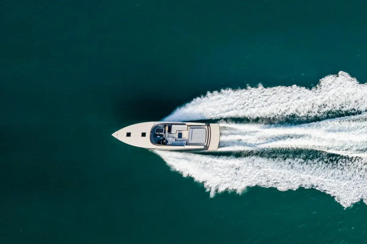 Vandutch 55, cubierta principal — Sardinia Yacht Hire, Cerdeña. Líneas deportivas para un día en la Costa Smeralda