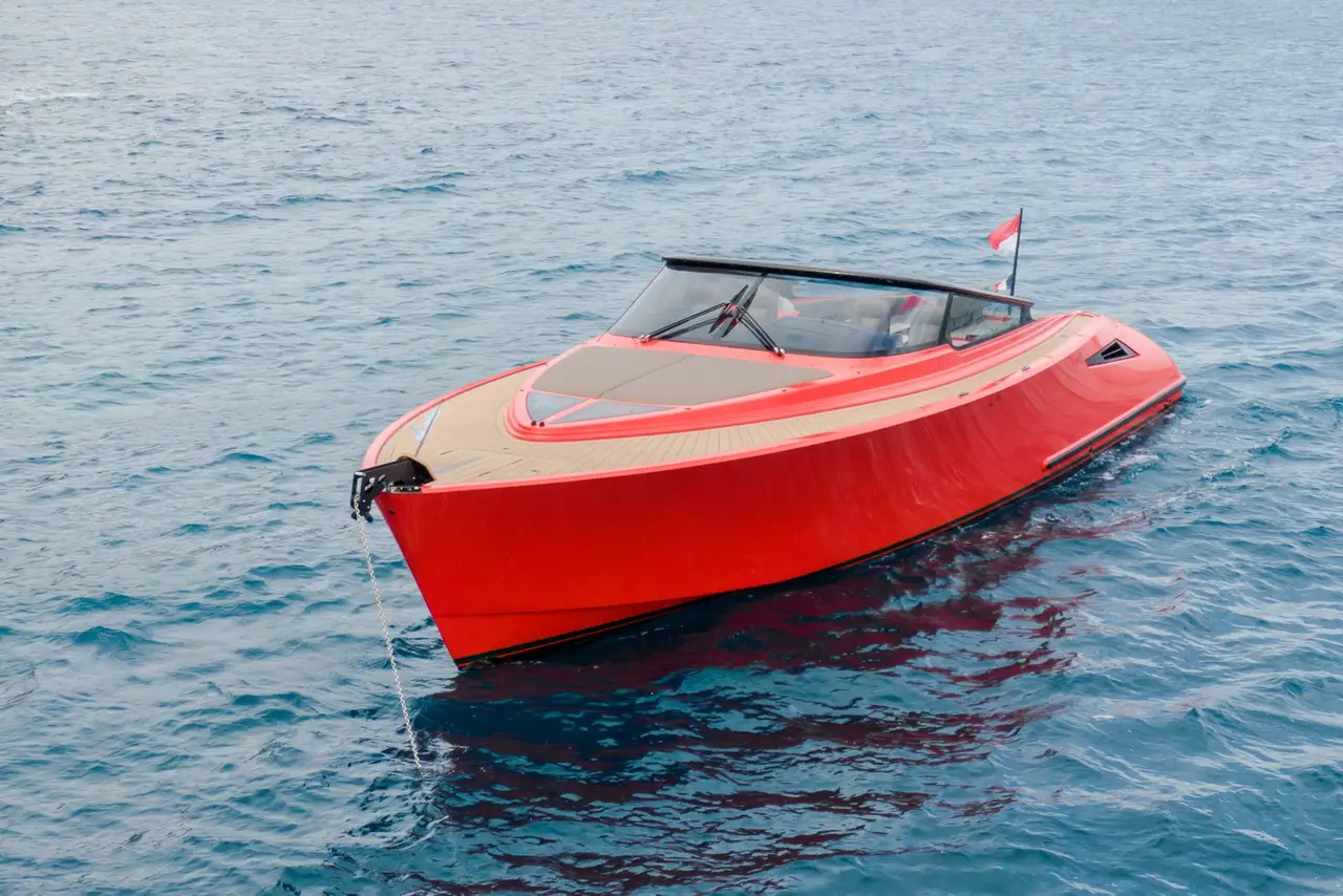 Wajer 55, cubierta principal — Sardinia Yacht Hire, Cerdeña. Velocidad y espacio abierto para un día entre calas