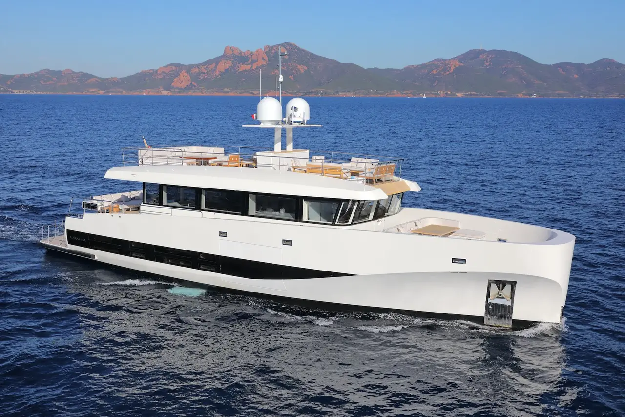WallyAce 26, exterior — Sardinia Yacht Hire, Cerdeña. Cinco camarotes y ritmo para la Costa Smeralda